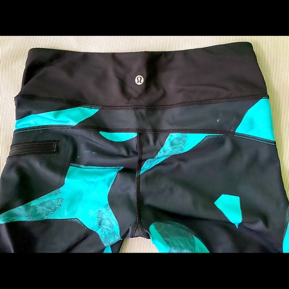 EUC Lululemon Inspire tight II 6 🍋 - Picture 3 of 5